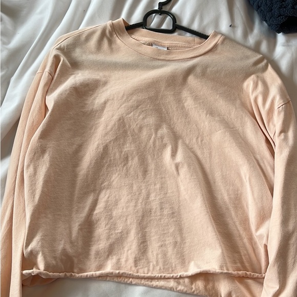 Aritzia tna cropped long sleeve - Picture 2 of 2